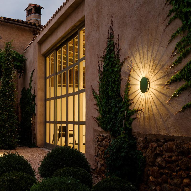 Meridiano Outdoor Wall Sconce